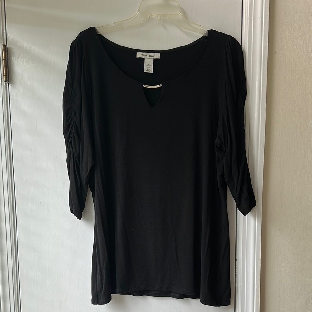 Black top excellent condition.  White/Black House Market. Size XL.
